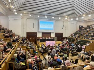 Quakers gathered in the large meeting room.